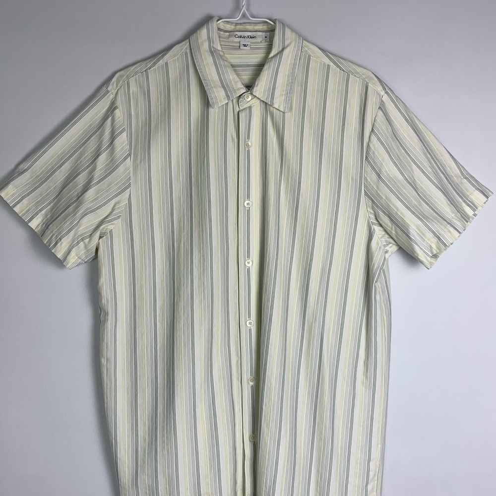 Calvin Klein short sleeve button up‎ MED